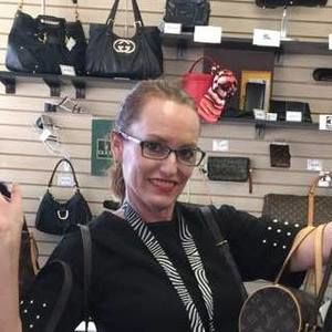 Meet your Posher, Angela